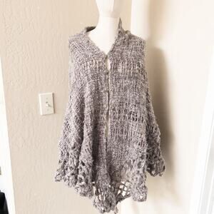 Hand Knit Crochet Poncho Shawl Ornat Metal Clasps Hook Cottage Lavender Gray